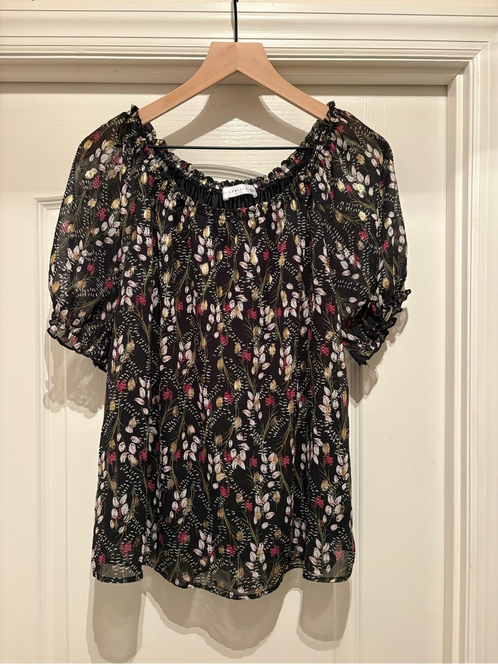 Women’s Retrelogy Black Gold Leaf Floral Blouse size L